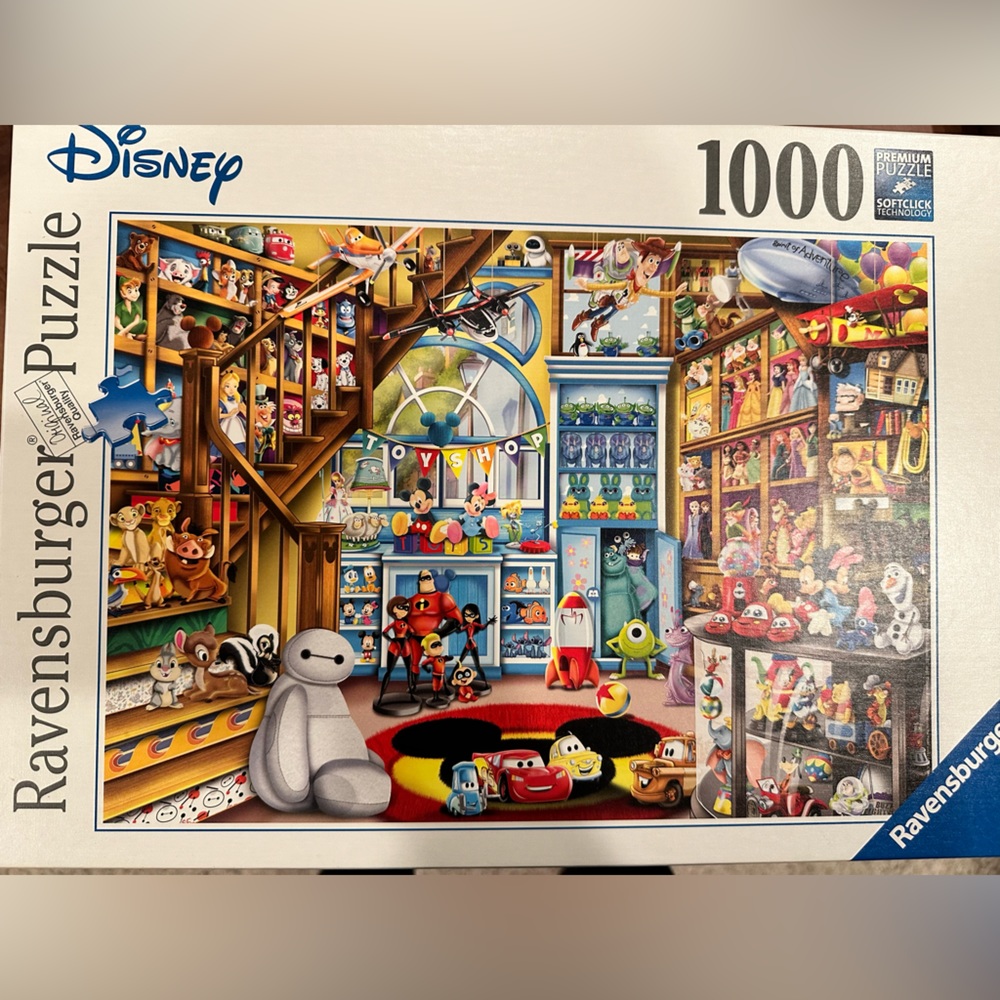 Ravensburger Disney toy room 1000 piece puzzle